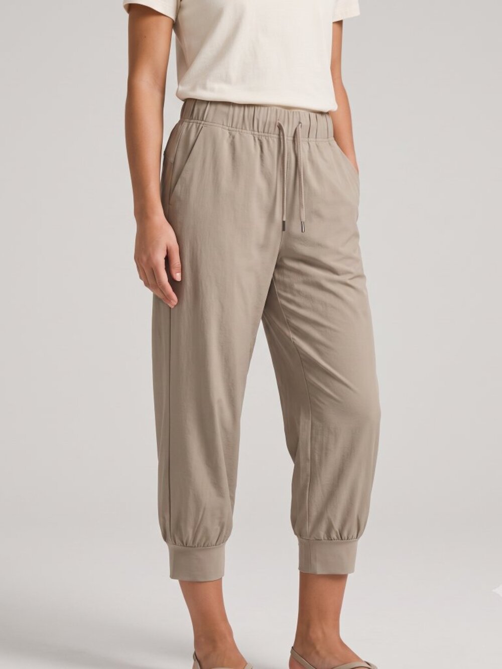 NWOT | Beige Lightweight Athletic Adjustable Drawstring Capri Pants | Large